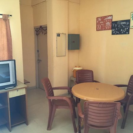 Mtdc Approved Mohiniraj Guest House Насик Экстерьер фото