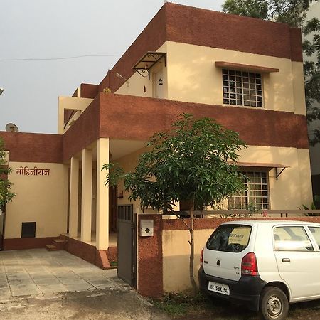 Mtdc Approved Mohiniraj Guest House Насик Экстерьер фото